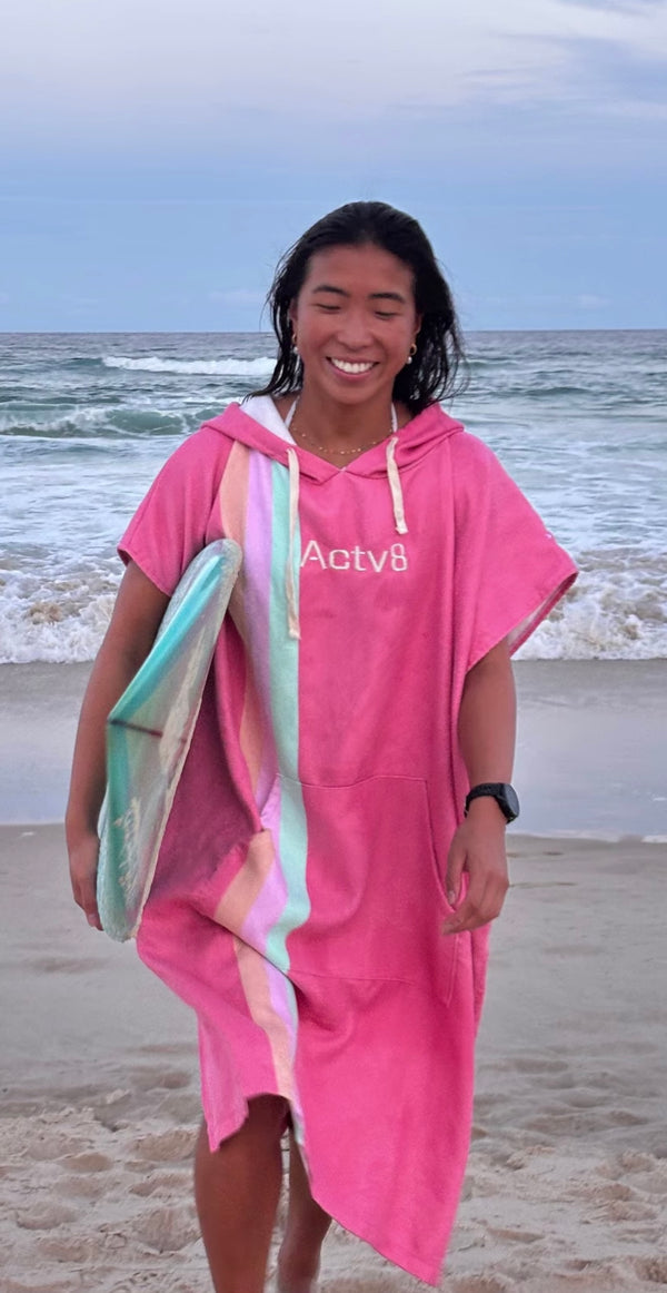 Changing Poncho - Issy