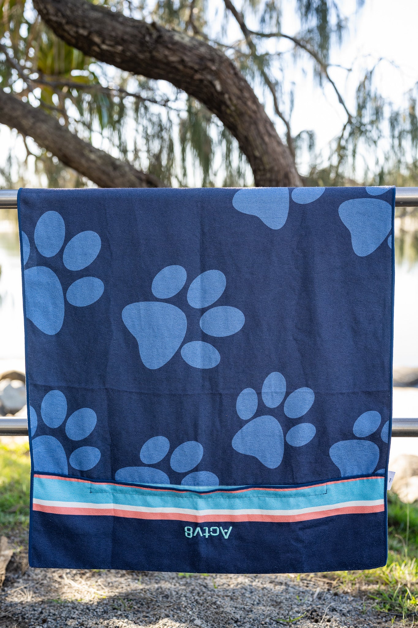 NEW IN - DOG CAR SEAT TOWEL - The GRAHAM