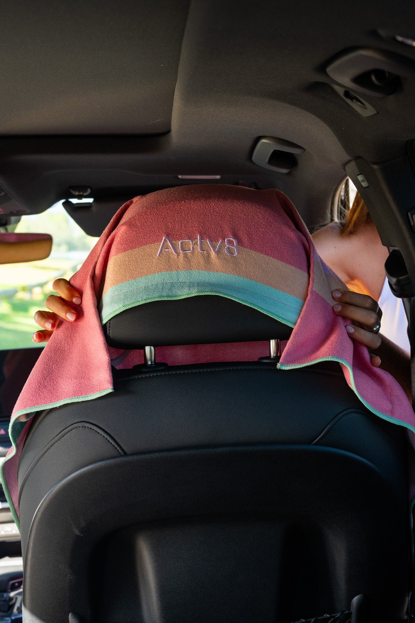 NEW - The ISSY CAR SEAT